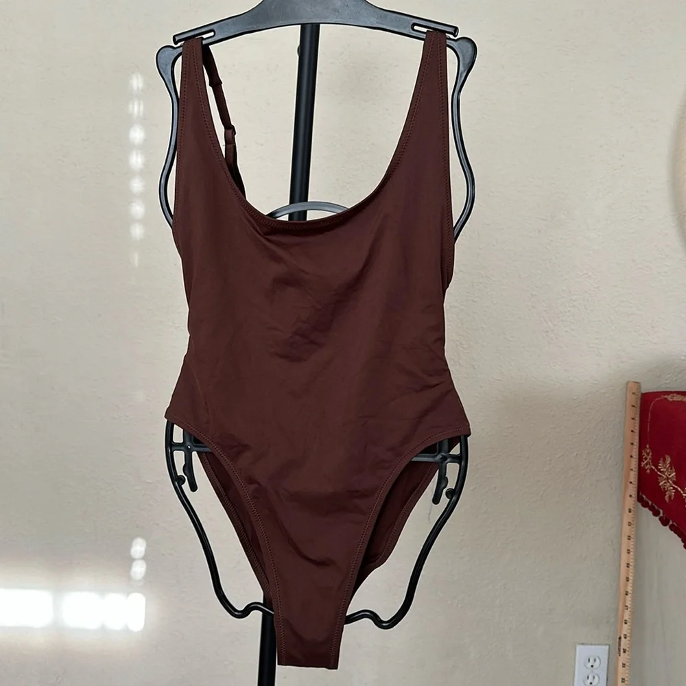 Skims Scoop Neck Onepiece Swimsuit‎ NWT MRSP$88 brown cocoa